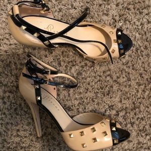Nude and black ivanka Trump 3 inch heels